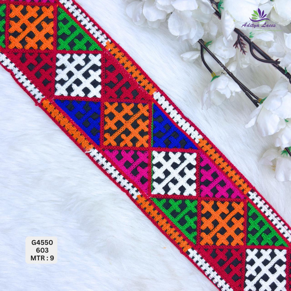 Image of Traditional Gamthi Geometric Cross-Hatch Lace Border for Ethnic Sarees &amp; Fusion Bridal Wear – Multicolor Patchwork Embroidery Trim