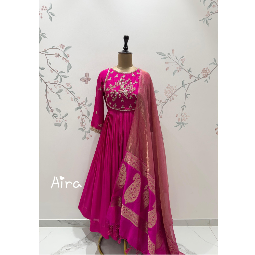 Image of Pink Tissue Banaras Dupatta Matka Dress