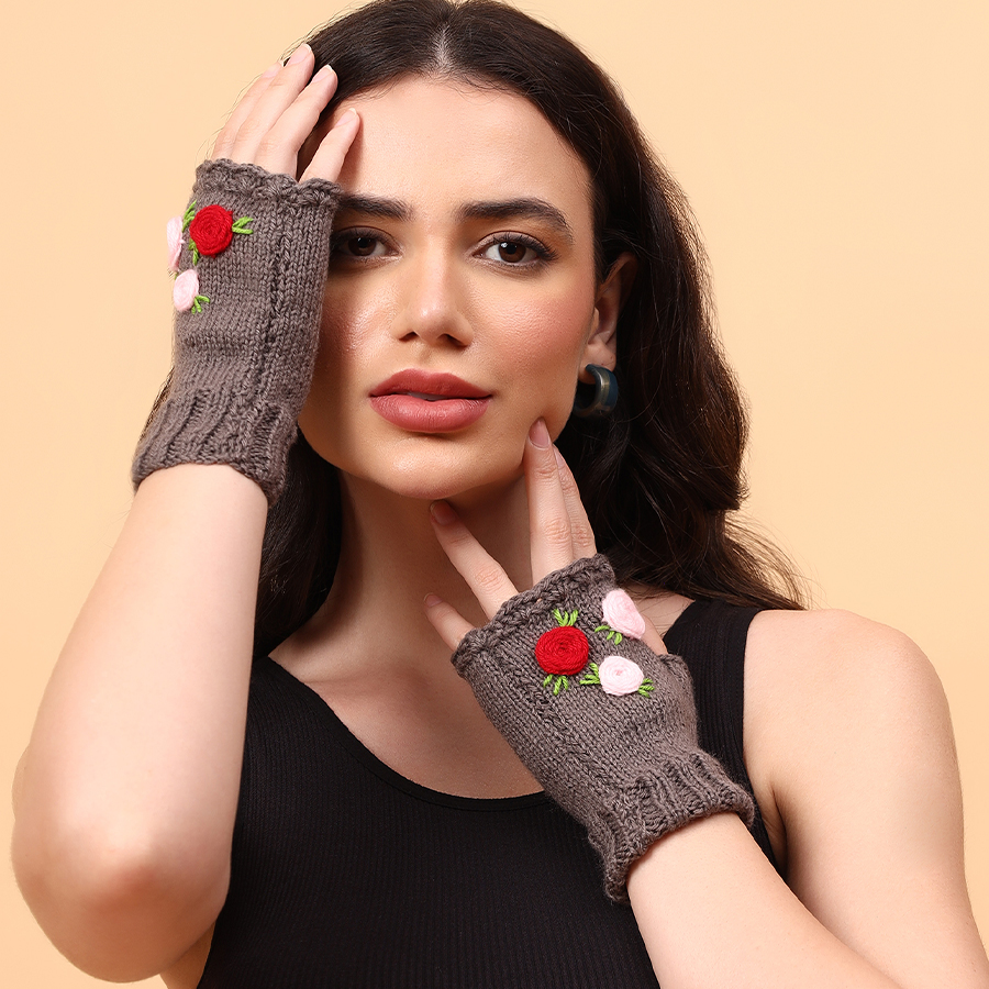 fingerless gloves