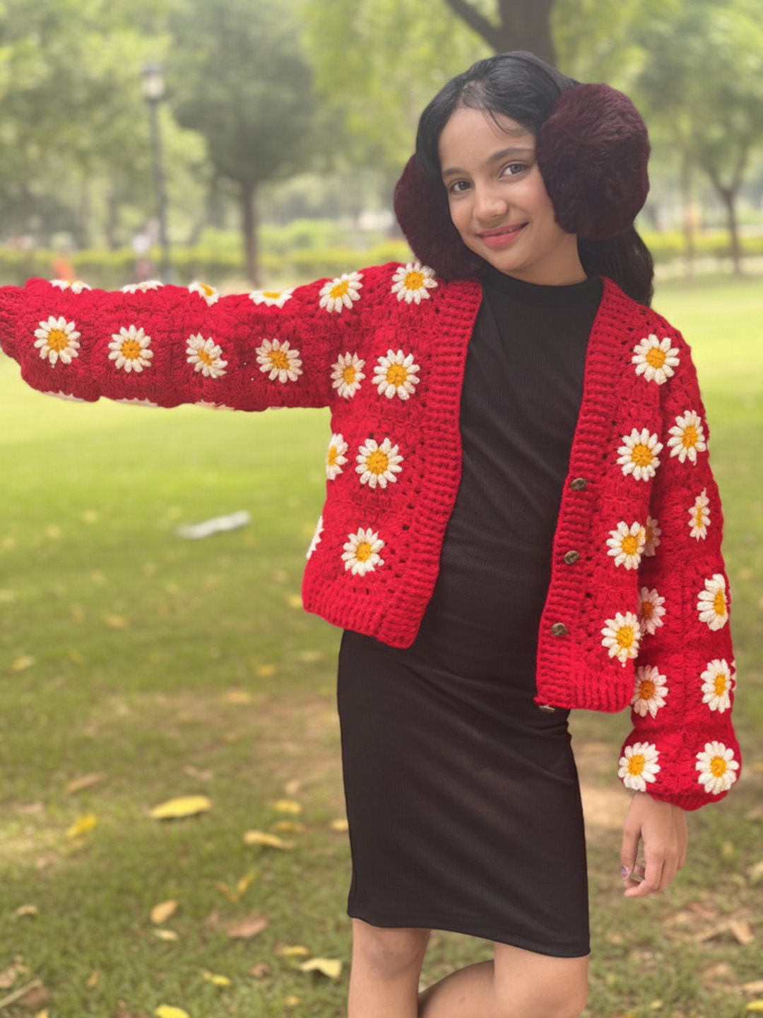 Woonie Handknitted Full Sleeves Daisy Floral Detailed Cardigan - Red