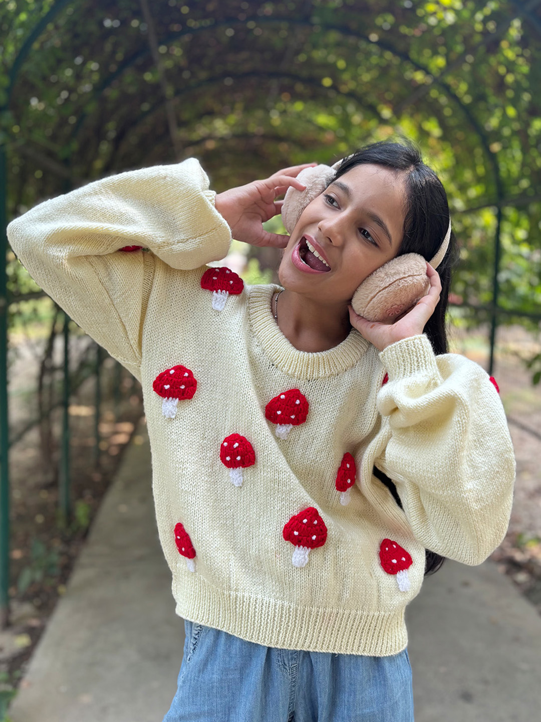 Woonie Mushroom Applique Korean Style Pullover - Cream