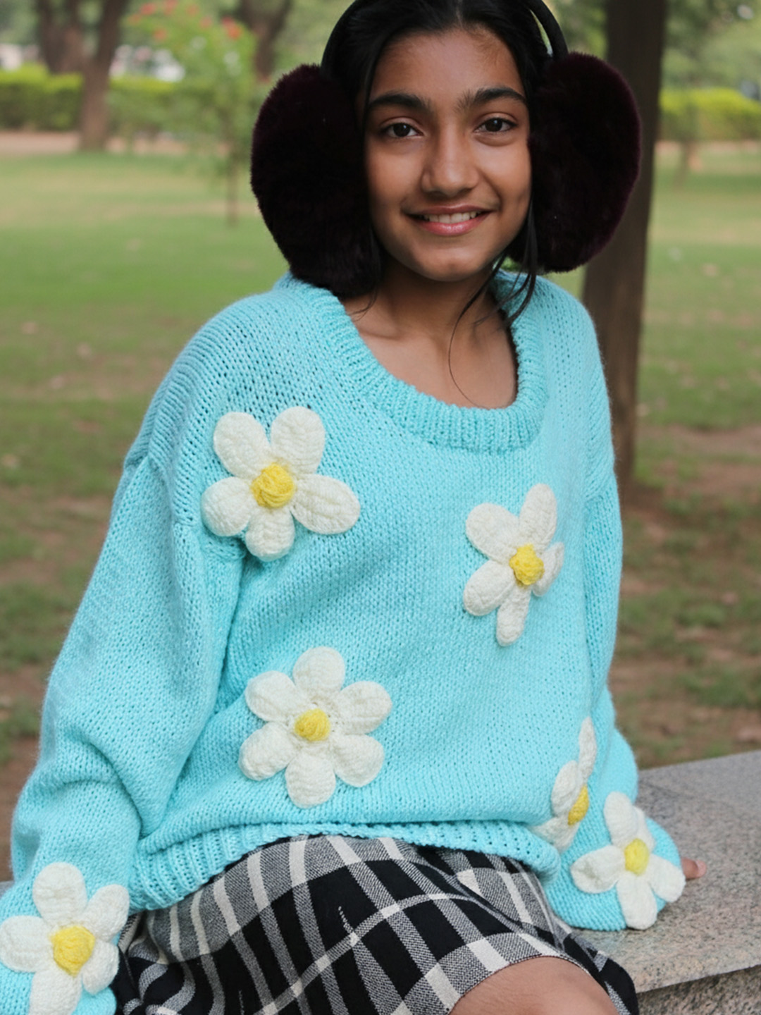 Woonie Handknitted Full Sleeves Floral Applique Detailed Sweater - Blue