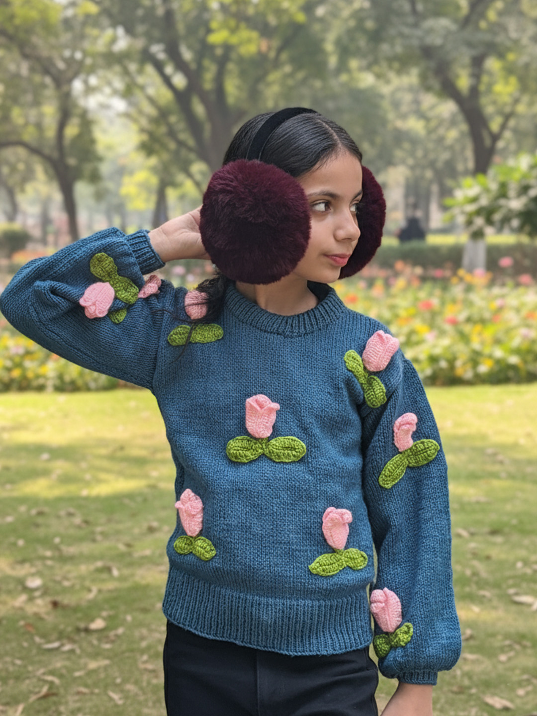 Woonie Handknitted Full Sleeves Floral Applique Detailed Sweater - Blue