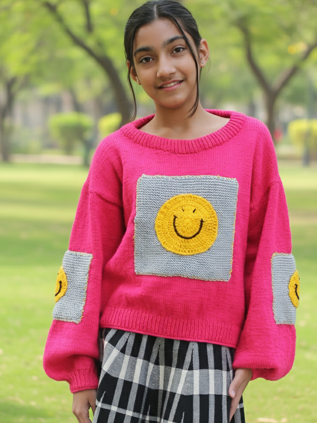 Woonie Handknitted Full Sleeves Smiley Face Designed Sweater - Pink