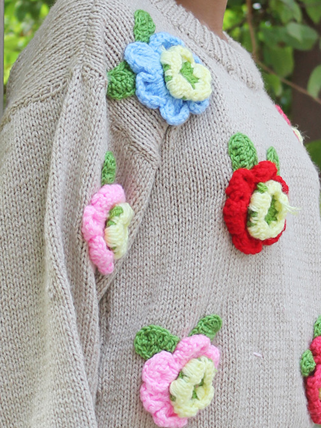 Woonie Colorful Floral Pullover - Beige