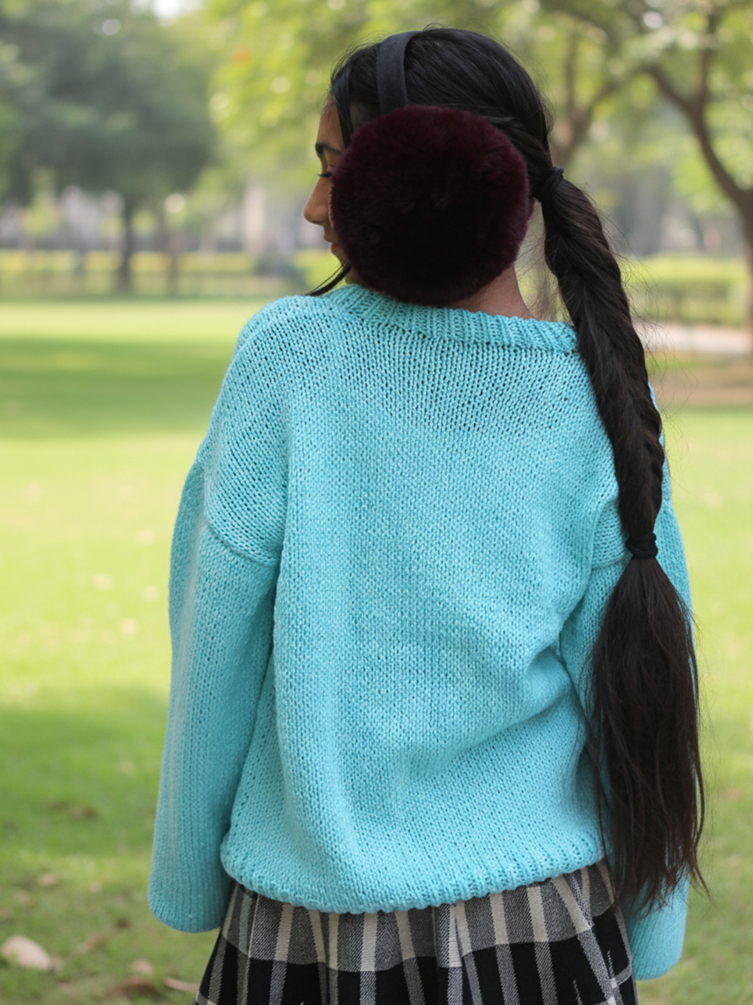 Woonie Handknitted Full Sleeves Floral Applique Detailed Sweater - Blue