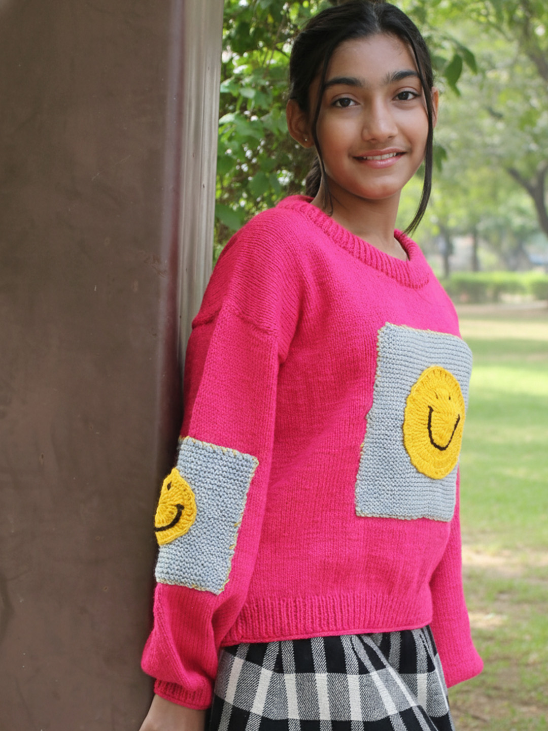 Woonie Handknitted Full Sleeves Smiley Face Designed Sweater - Pink