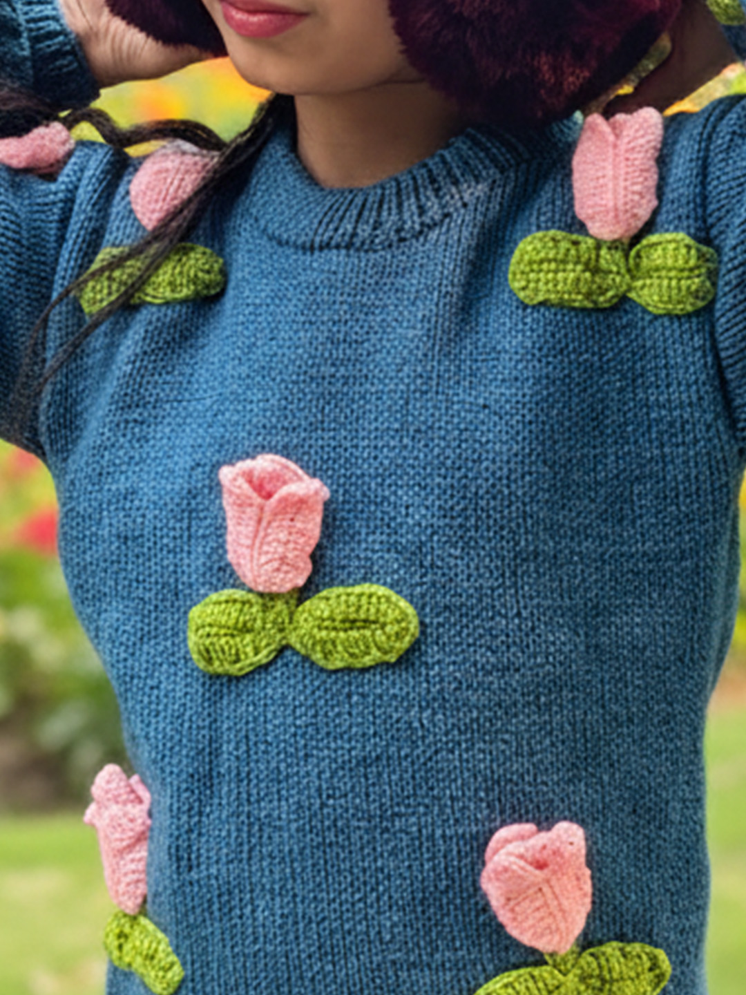 Woonie Handknitted Full Sleeves Floral Applique Detailed Sweater - Blue