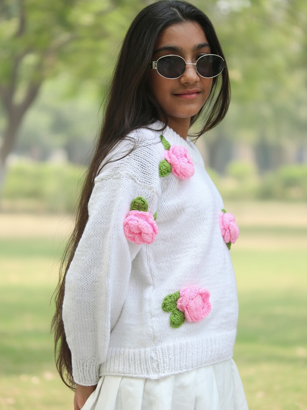 Woonie Handknitted Full Sleeves Pink Rose Detailed Sweater - White