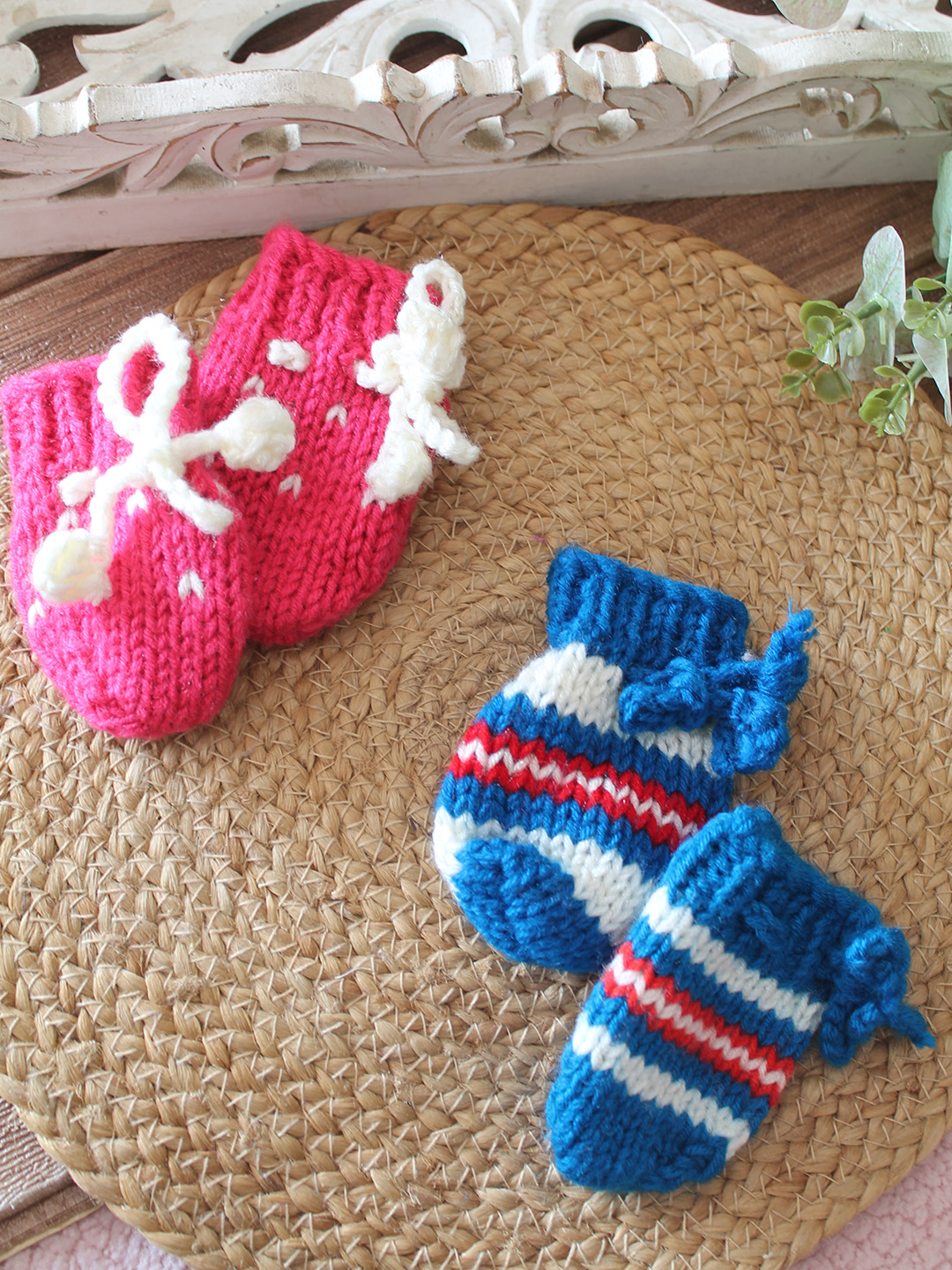 Woonie Handknitted Self Design Mittens (Set of 2)