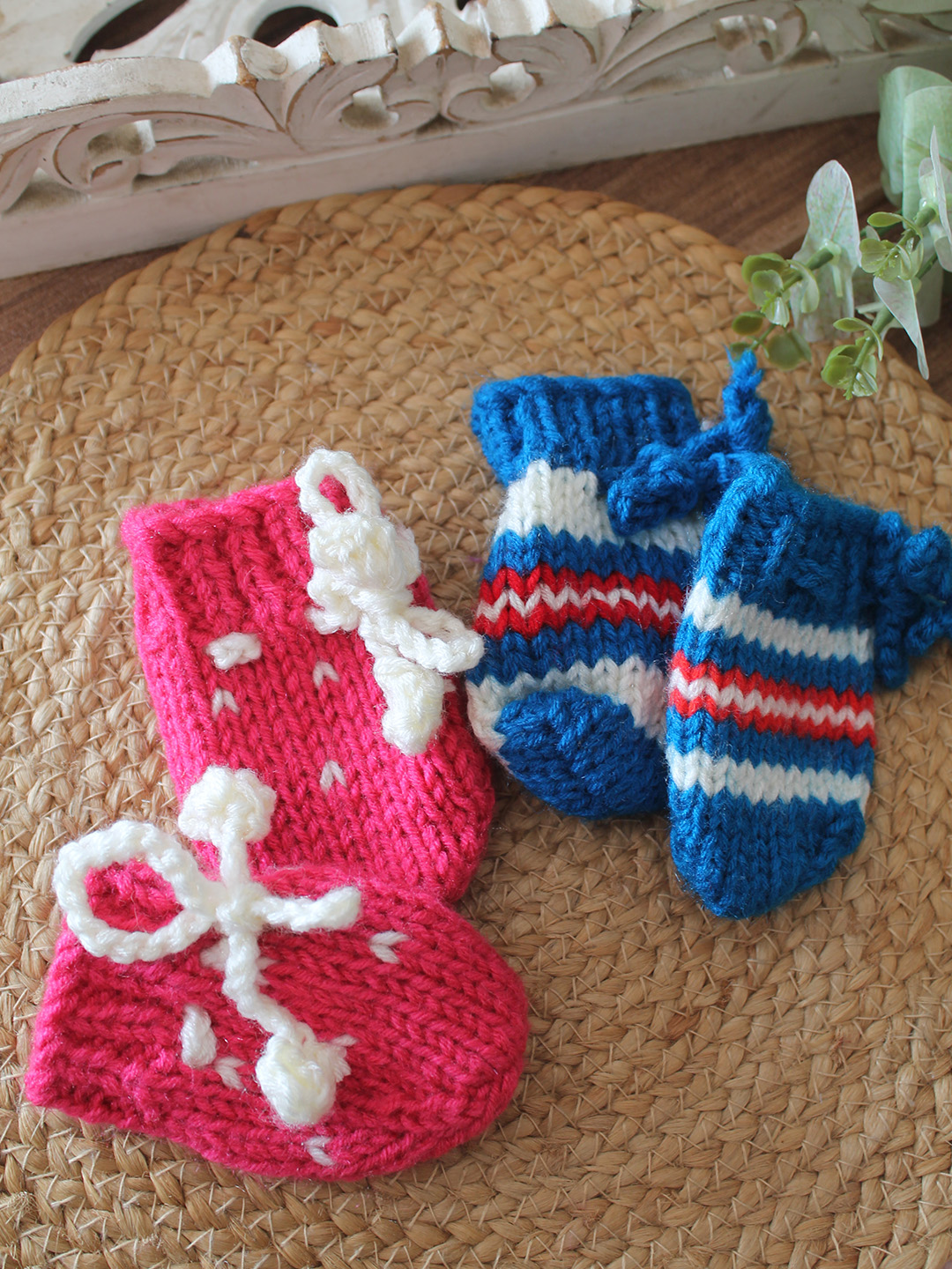 Woonie Handknitted Self Design Mittens Set of 2