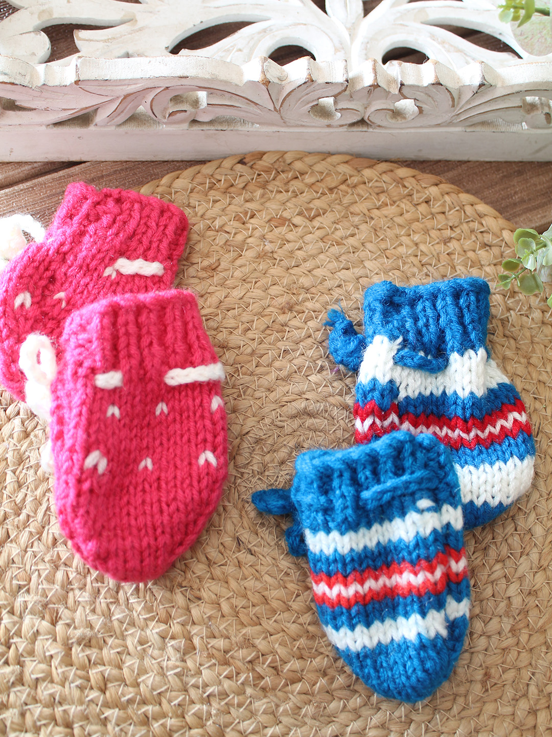 Woonie Handknitted Self Design Mittens Set of 2