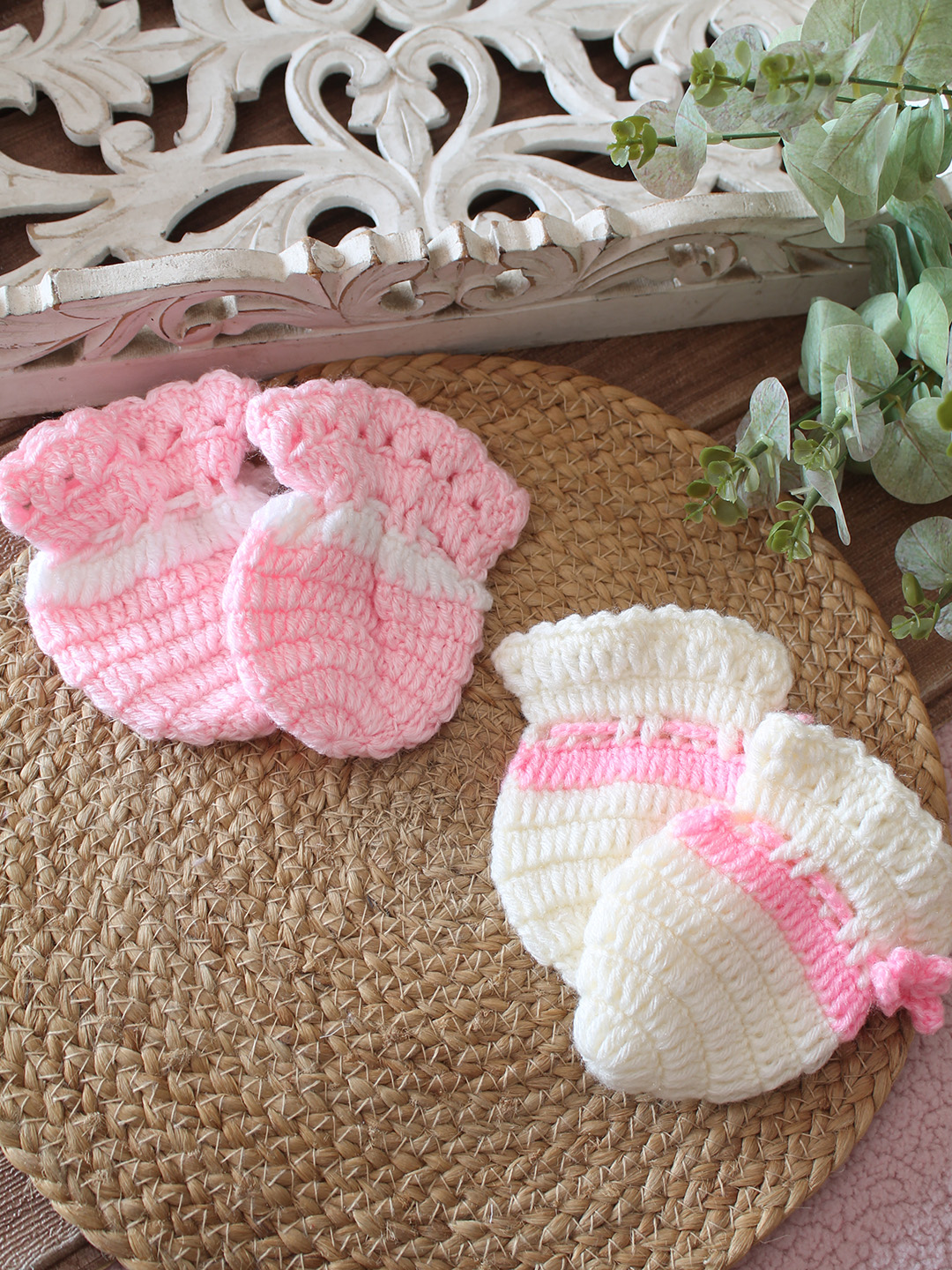 Woonie Handknitted Self Design Mittens Set of 2