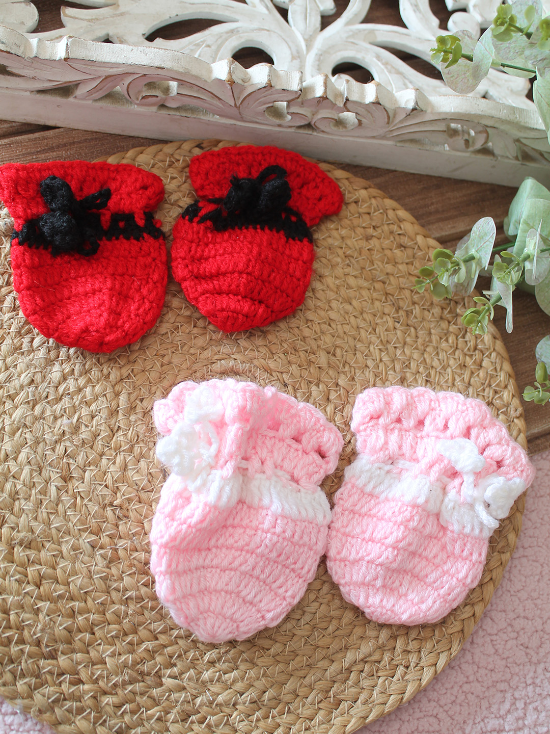 Woonie Handknitted Self Design Mittens (Set of 2)
