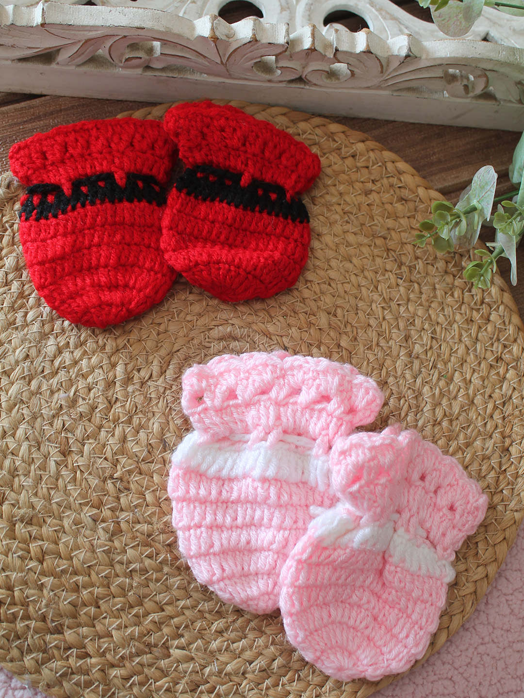 Woonie Handknitted Self Design Mittens Set of 2