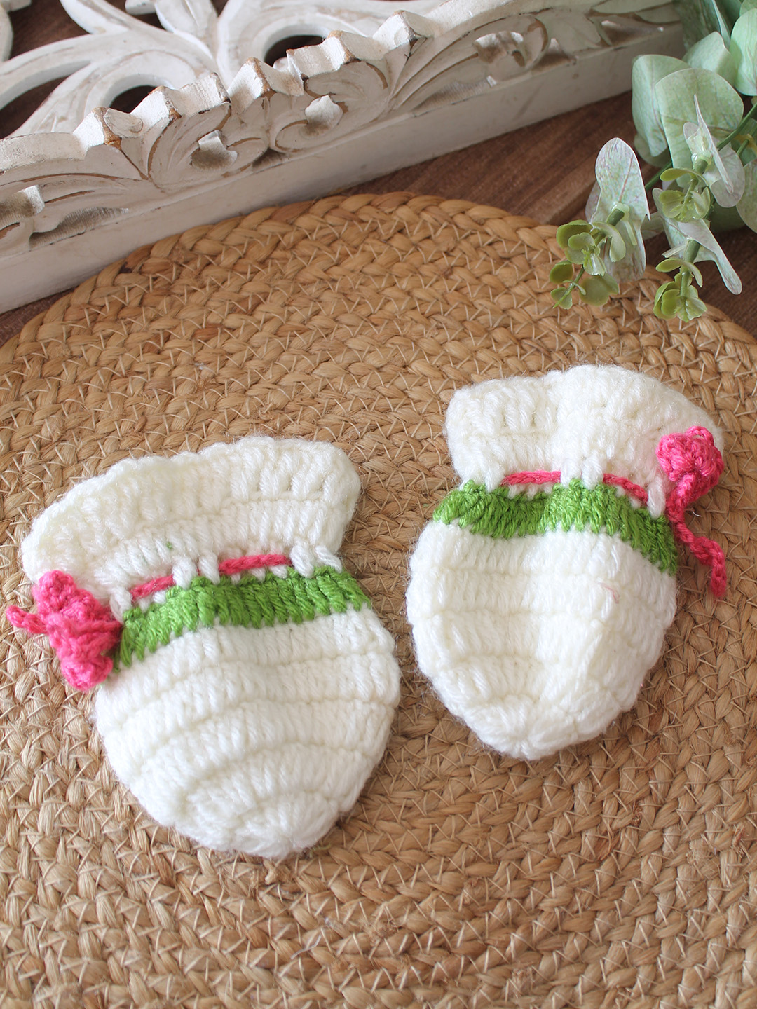 Woonie Crochet Self Design Mittens  Cream