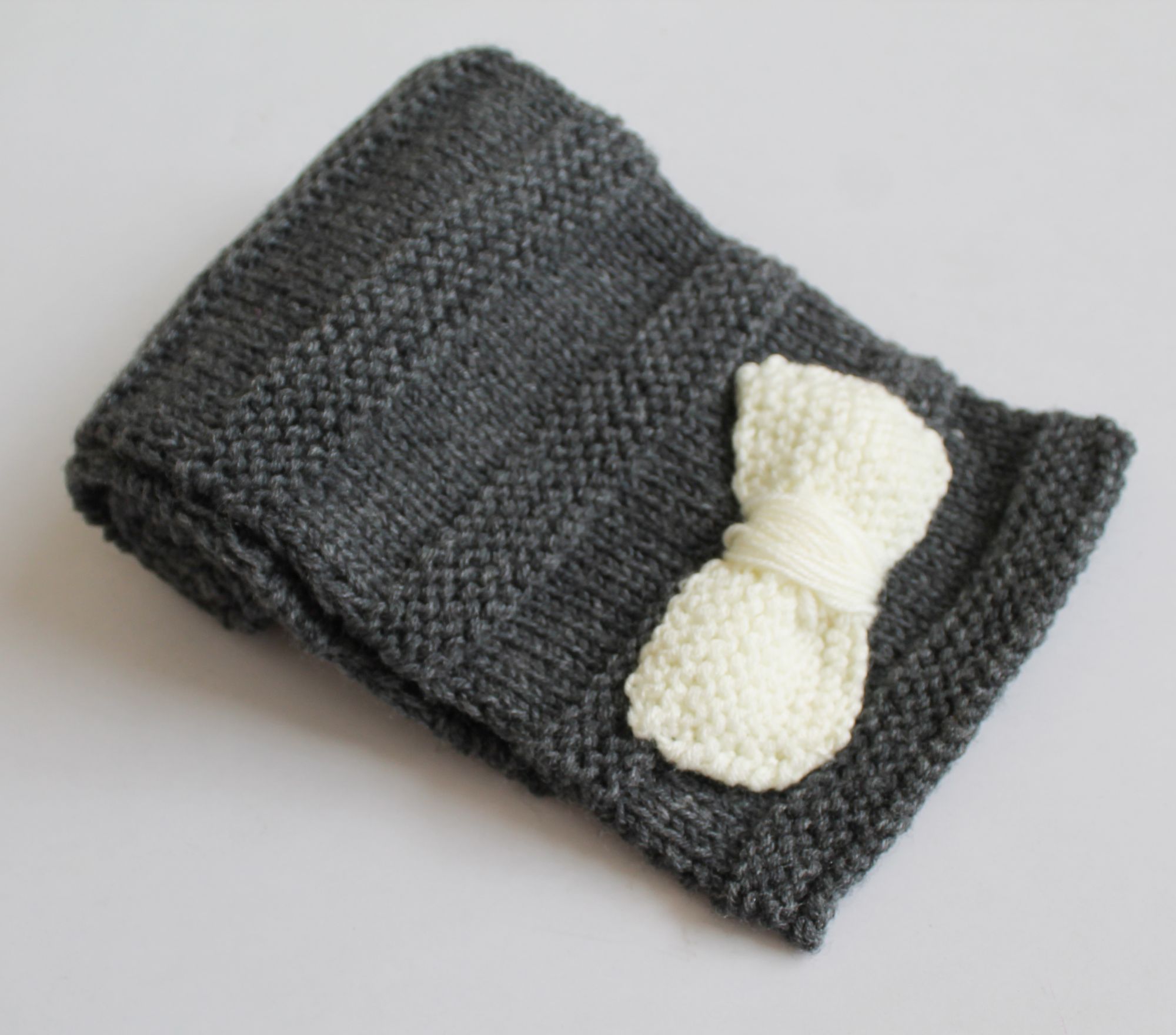 Wonnie Handmade Grey Muffler Wioth Bow Detailing
