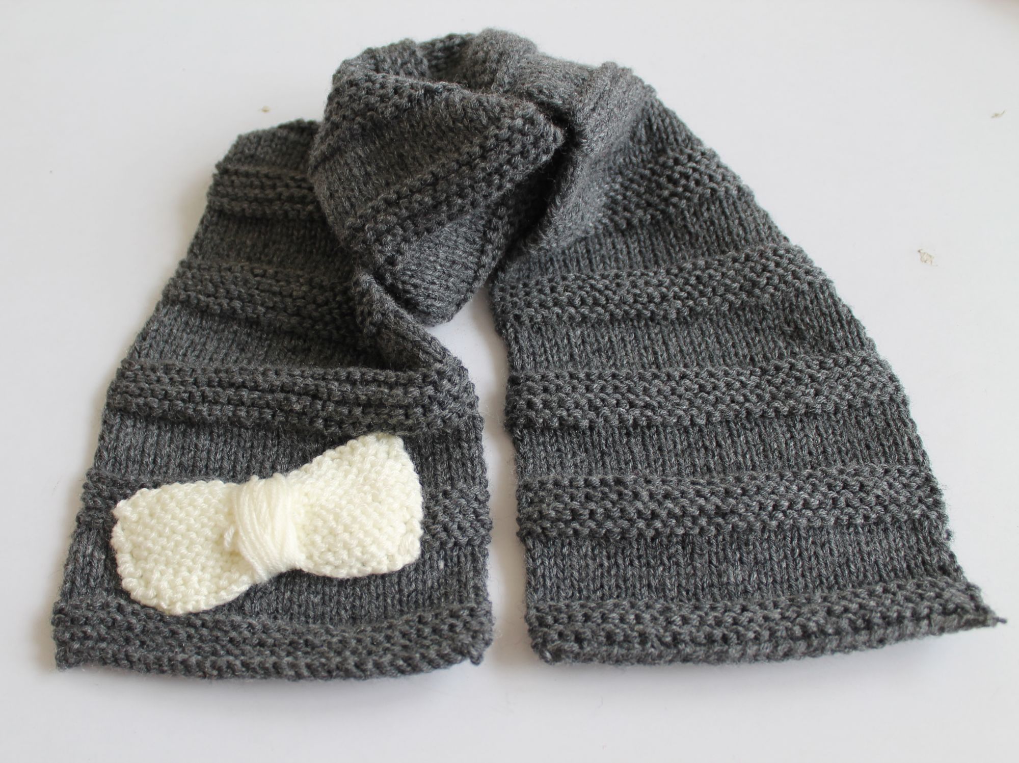 Wonnie Handmade Grey Muffler Wioth Bow Detailing