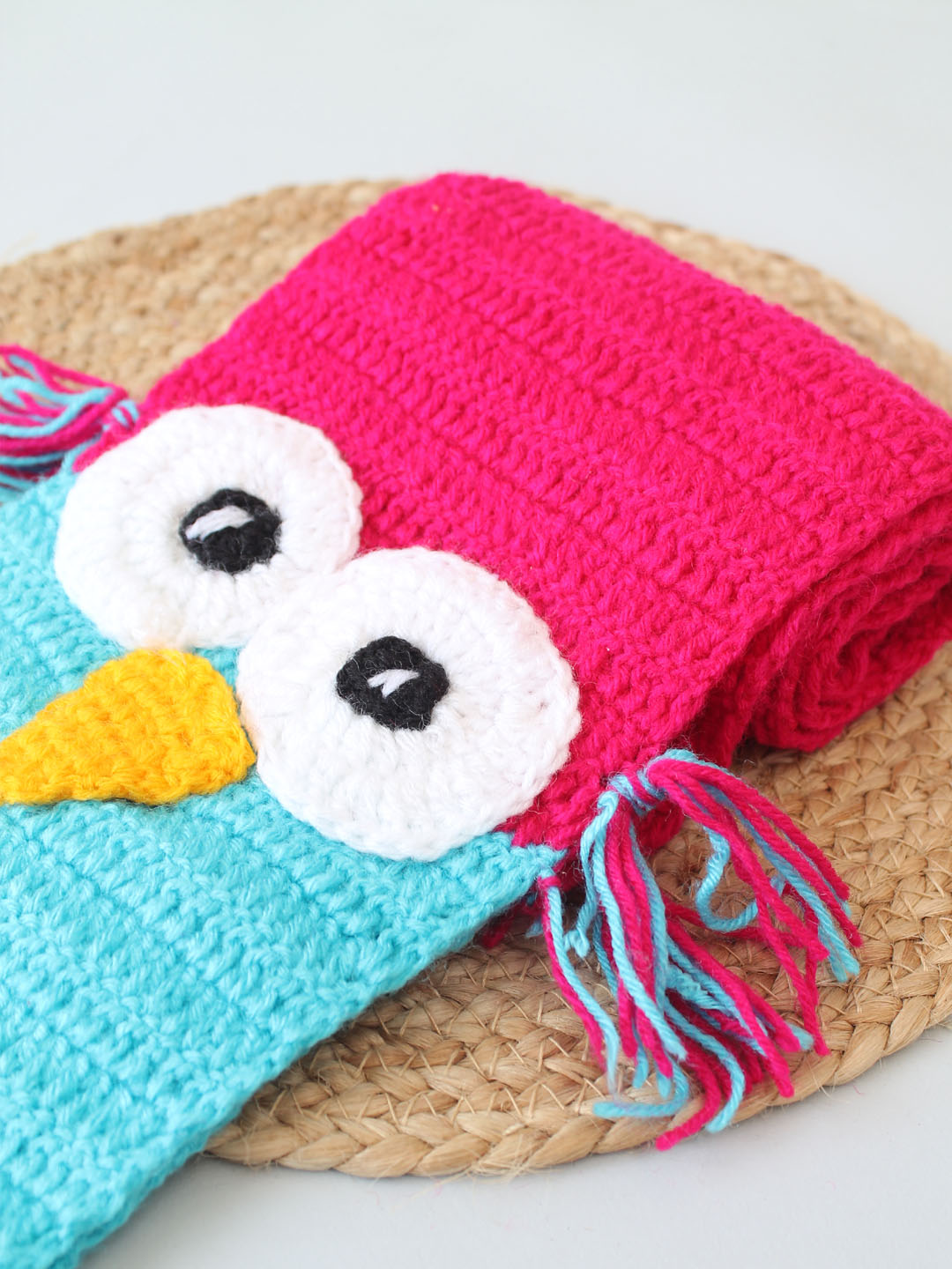 Woonie Handmade Crochet Bird Muffler for Winters - Pink
