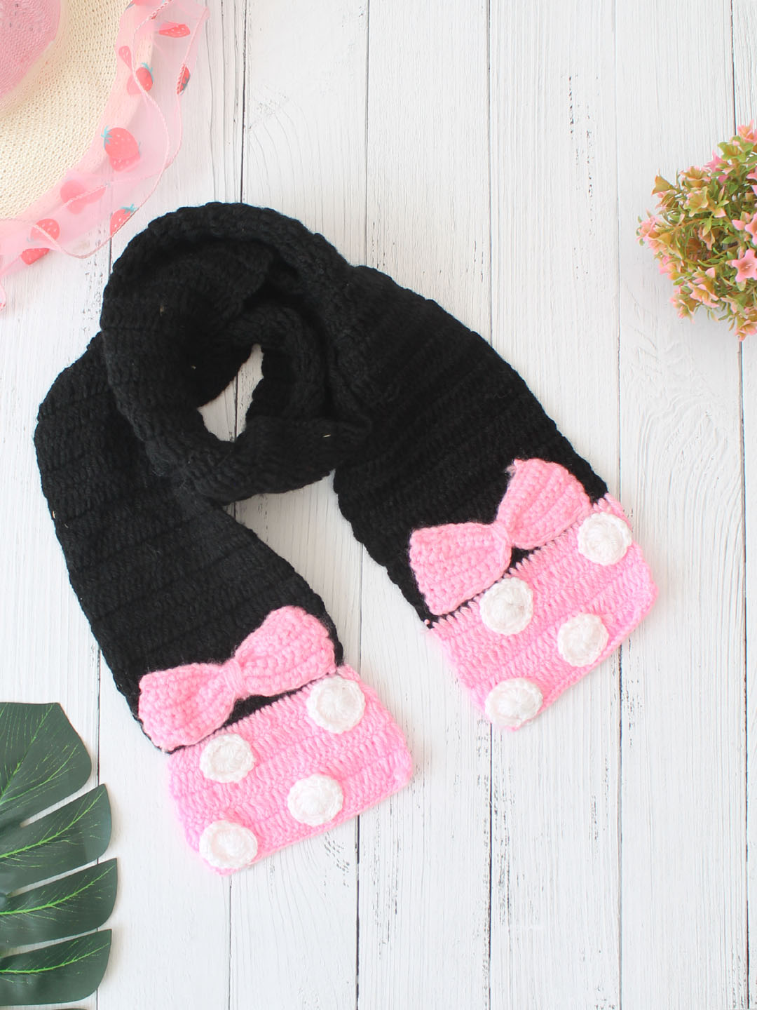 Woonie Handmade Crochet Muffler with Baby Pink Bow - Black