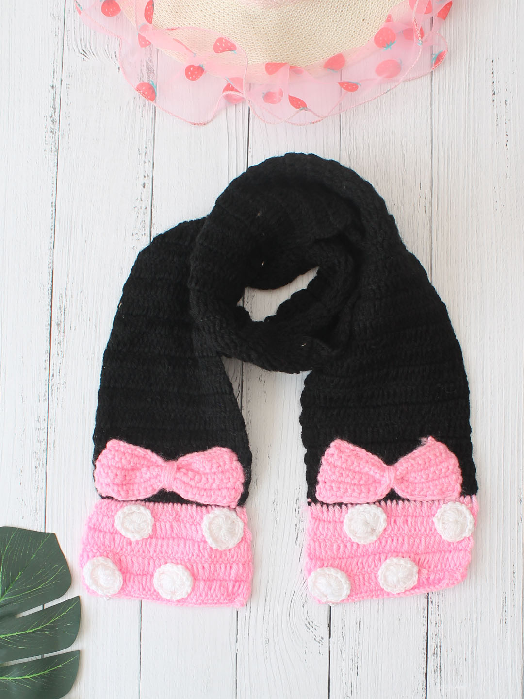 Woonie Handmade Crochet Muffler with Baby Pink Bow - Black