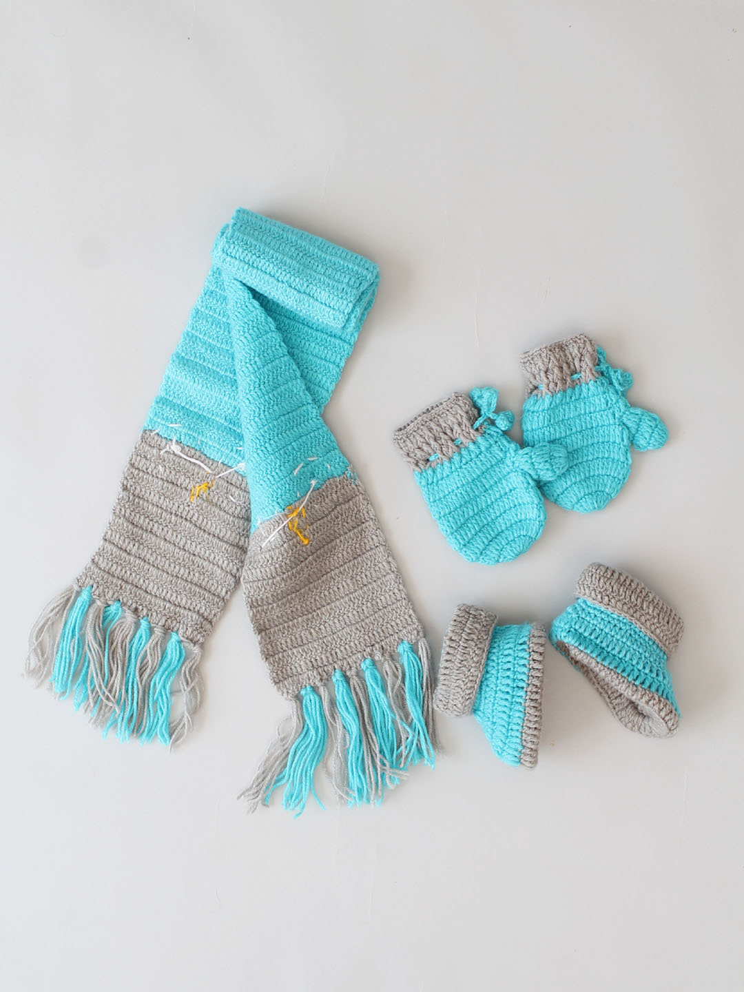 Woonie Handknit Bird Applique Muffler with Gloves & Boots -Blue