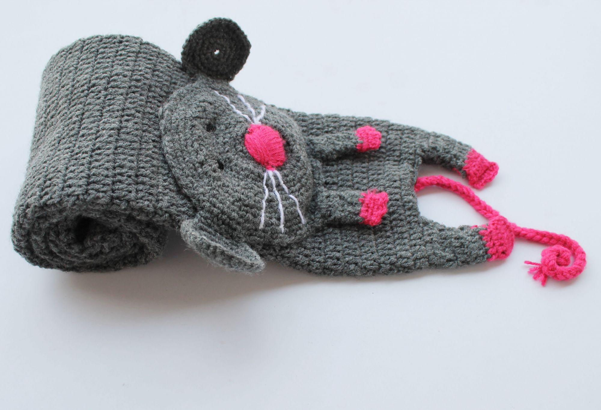 Woonie Handmade Crochet Cat Face Muffler- Dark Grey