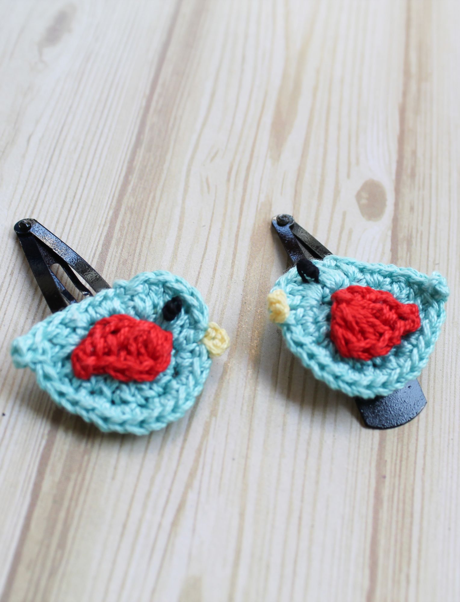 Woonie Handmade Bird Design Set of 2 Hair Clips - Blue