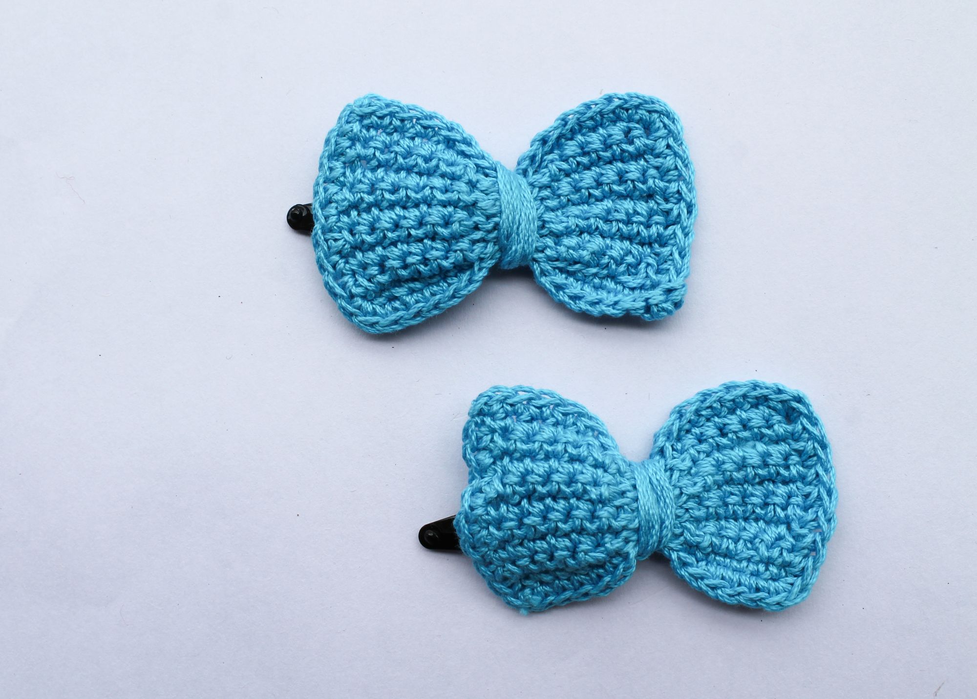 Handmade Crochet Bow Tic Tac Hair Pins for Girls - Blue Woonie