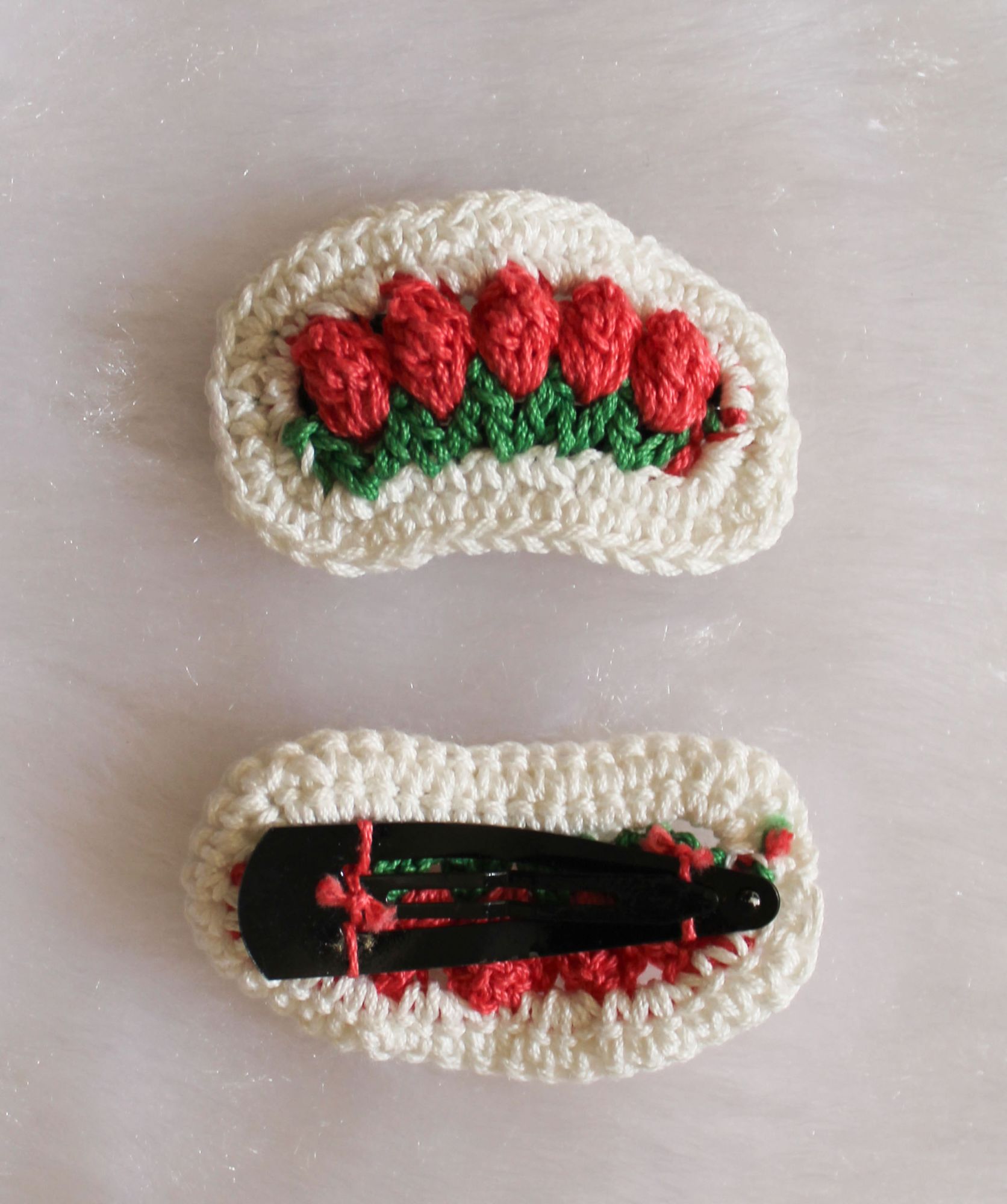 Woonie Handmade Tulip Bunch Crochet Pair of Hair Clips for Girls-Off-White