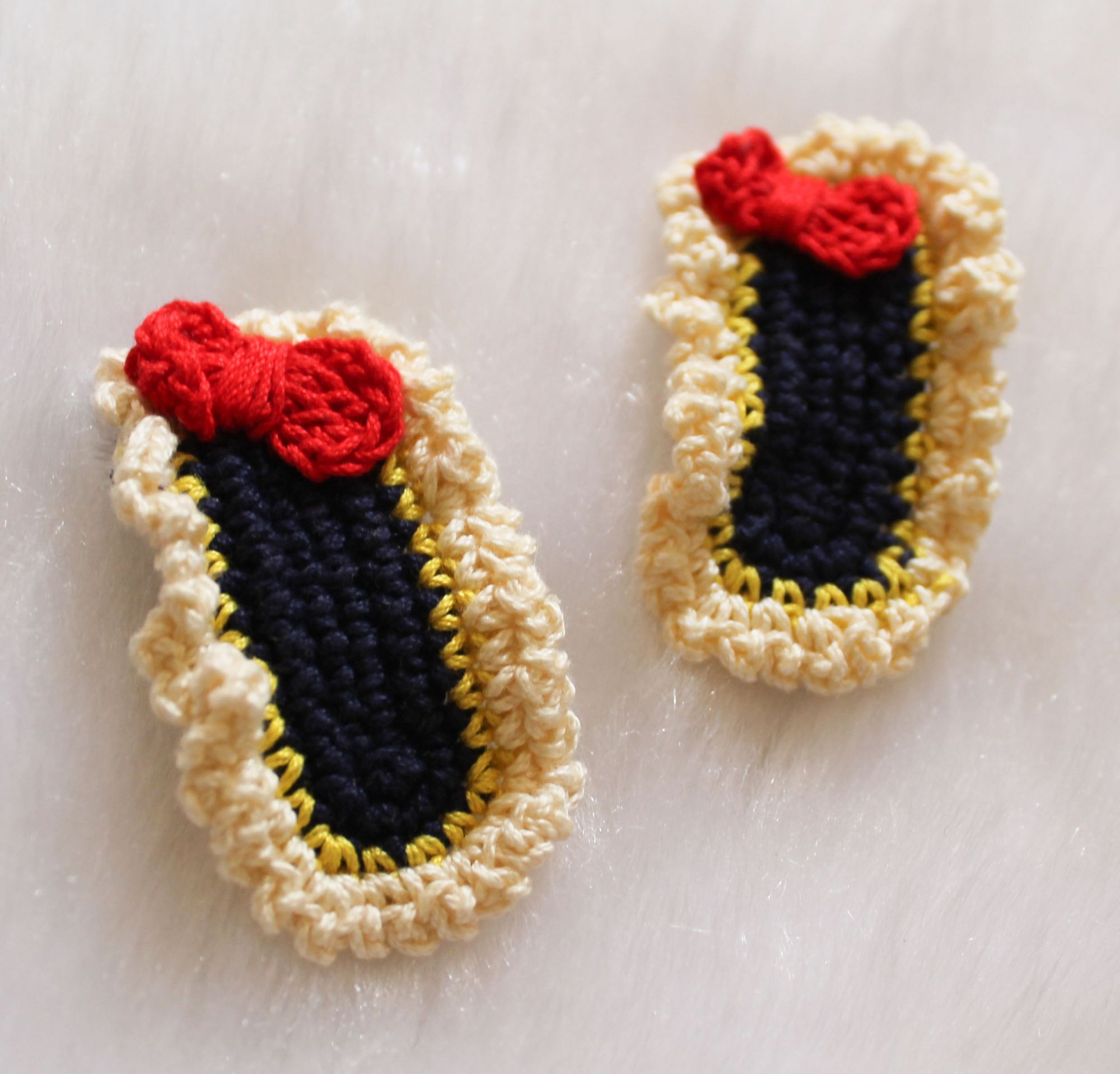 Woonie Handmade Bow Detailing Set of 2 Clips- Cream
