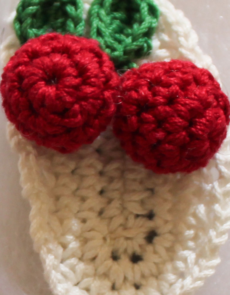 Woonie Handmade Cherry Detailing Set of 2 Clips- Cream & Red