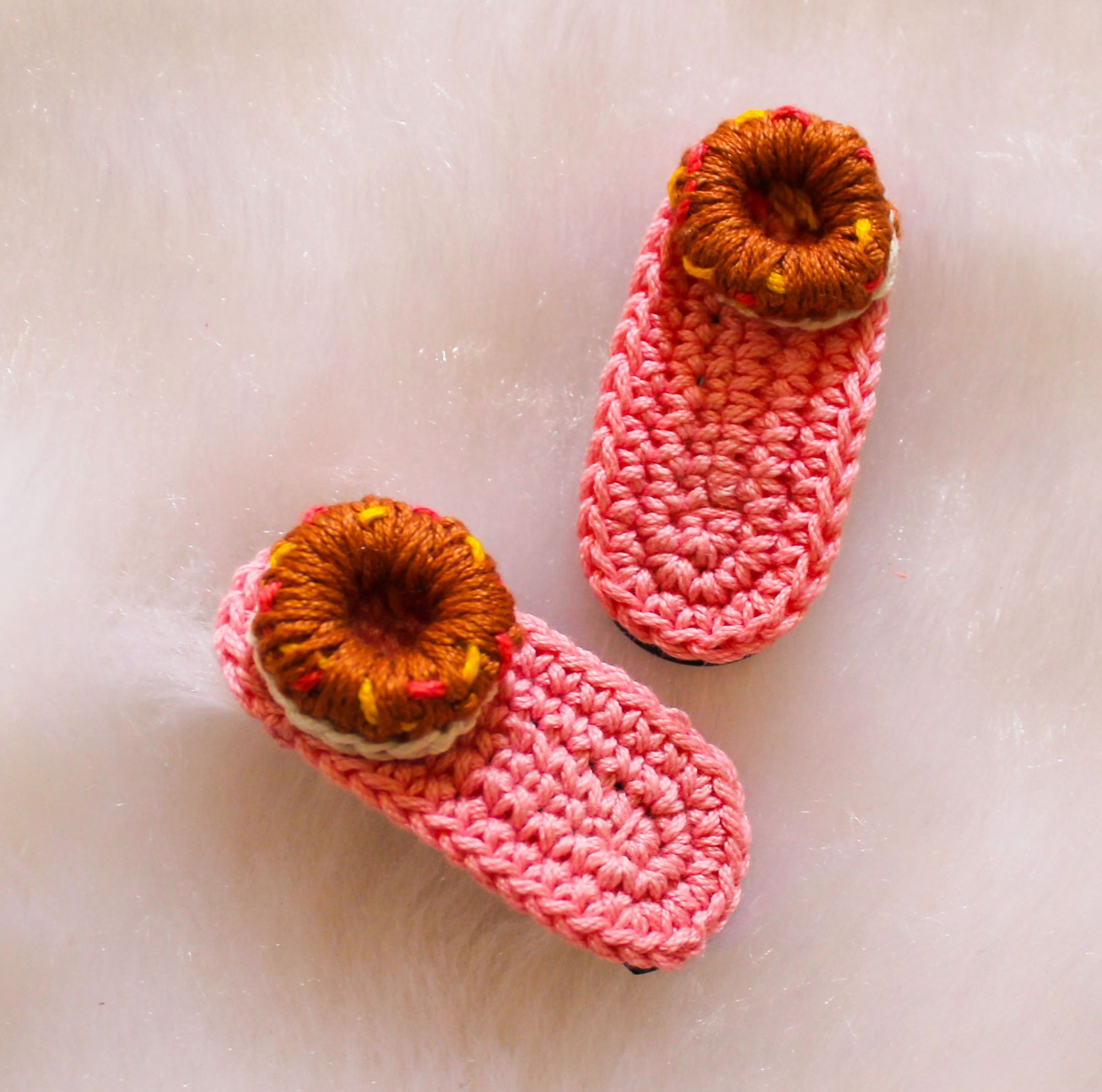 Woonie Crochet Donut Design Elliptical Hair Clips-Set of 2