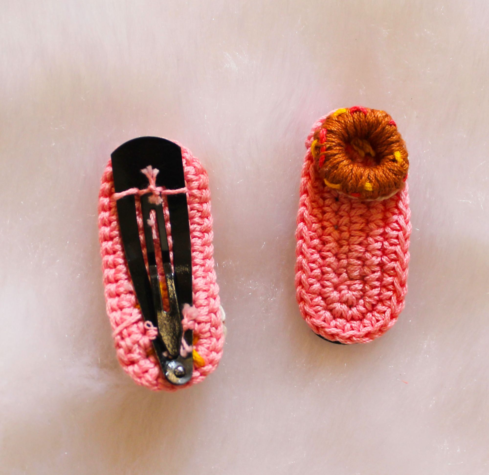 Woonie Crochet Donut Design Elliptical Hair Clips-Set of 2