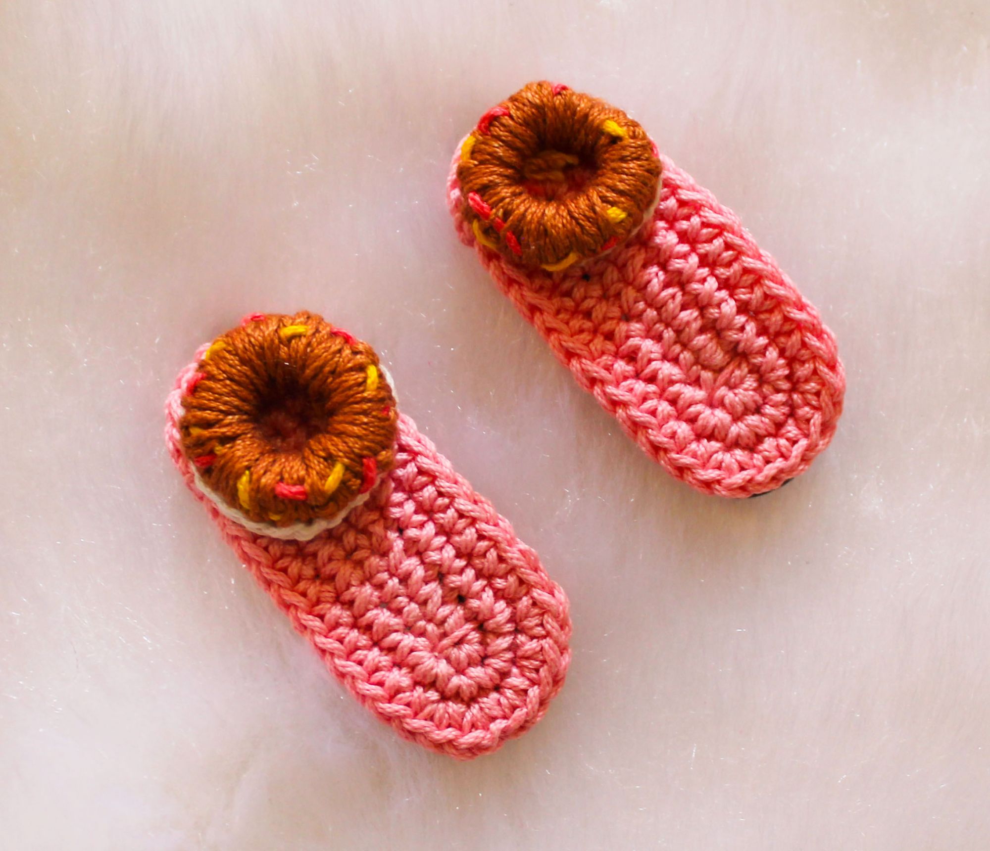 Woonie Crochet Donut Design Elliptical Hair Clips-Set of 2