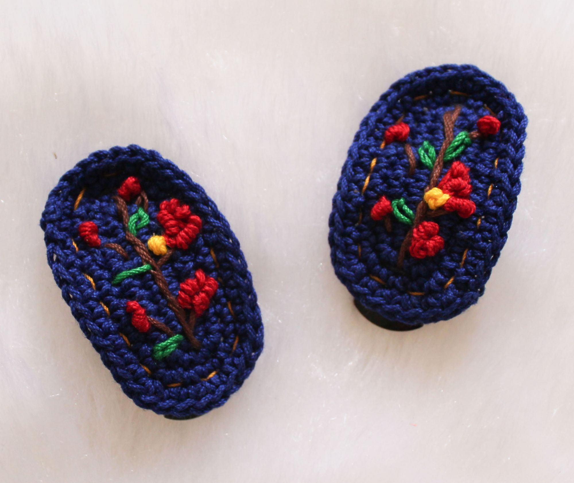 Woonie Embroidered Handmade Set of 2 Hair Clips -Blue