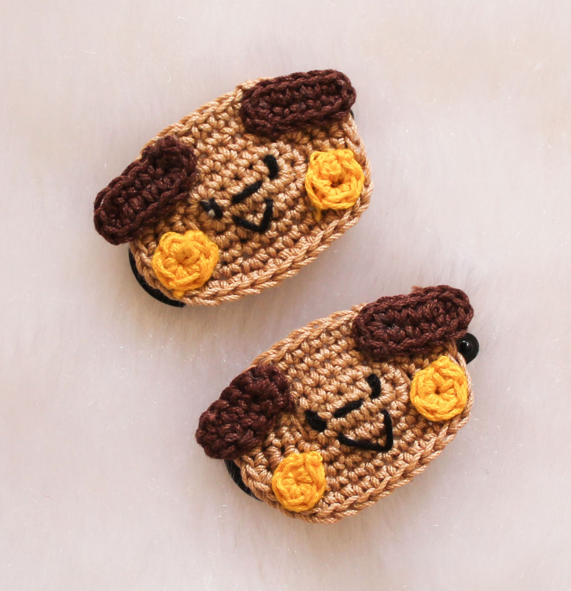 Woonie Crochet Dog Face Detailing Set of 2 Clips-Brown
