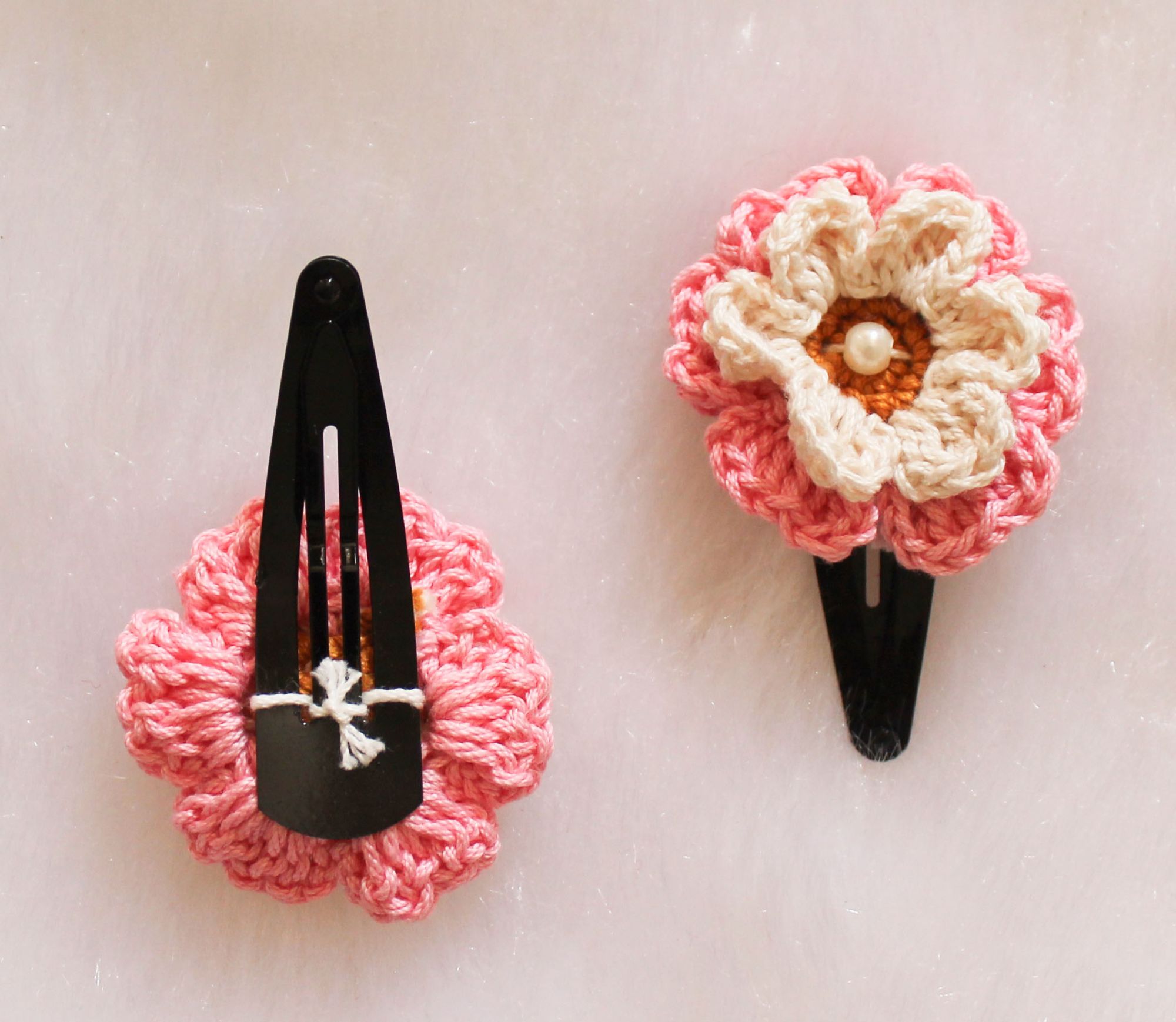Woonie Handmade Pearl Detailing Set of 2 Floral Hair Clips- Cream & Peach