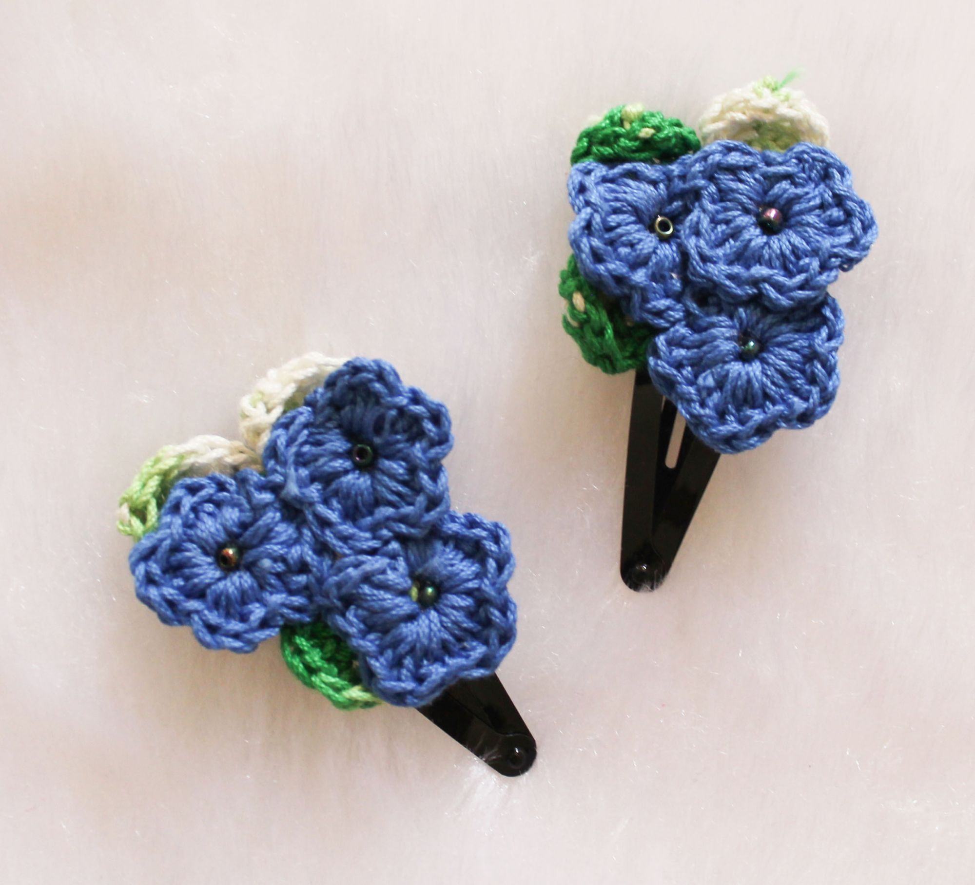Woonie Handmade Flower Design Set of 2 Clips-Blue