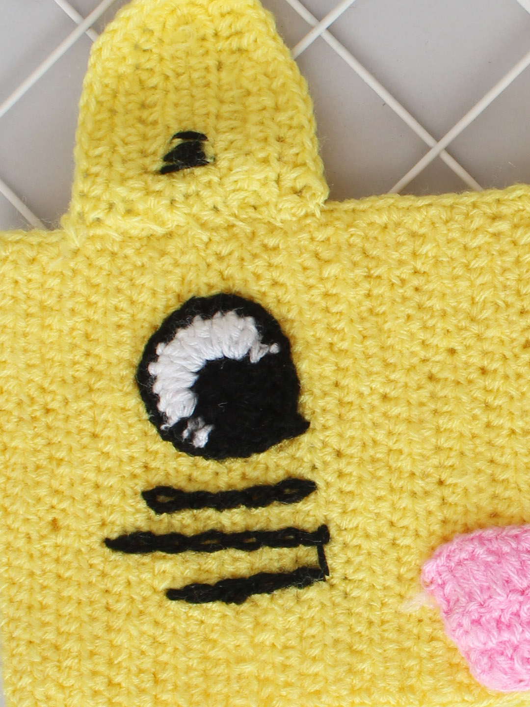 Woonie Knitted Headband With Bear Applique - Yellow