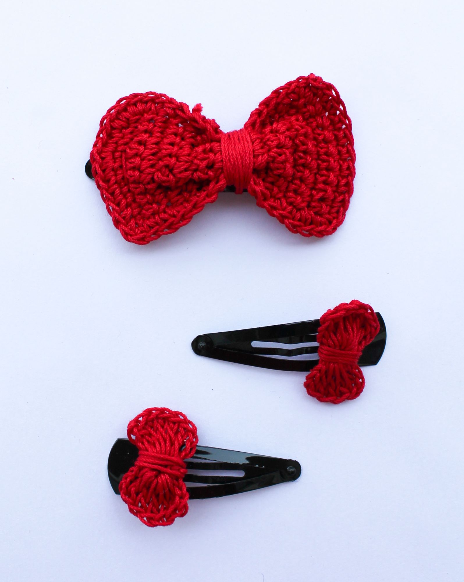 Handmade Crochet Red Bow Tic Tac Hair Pins for Girls - Red Woonie