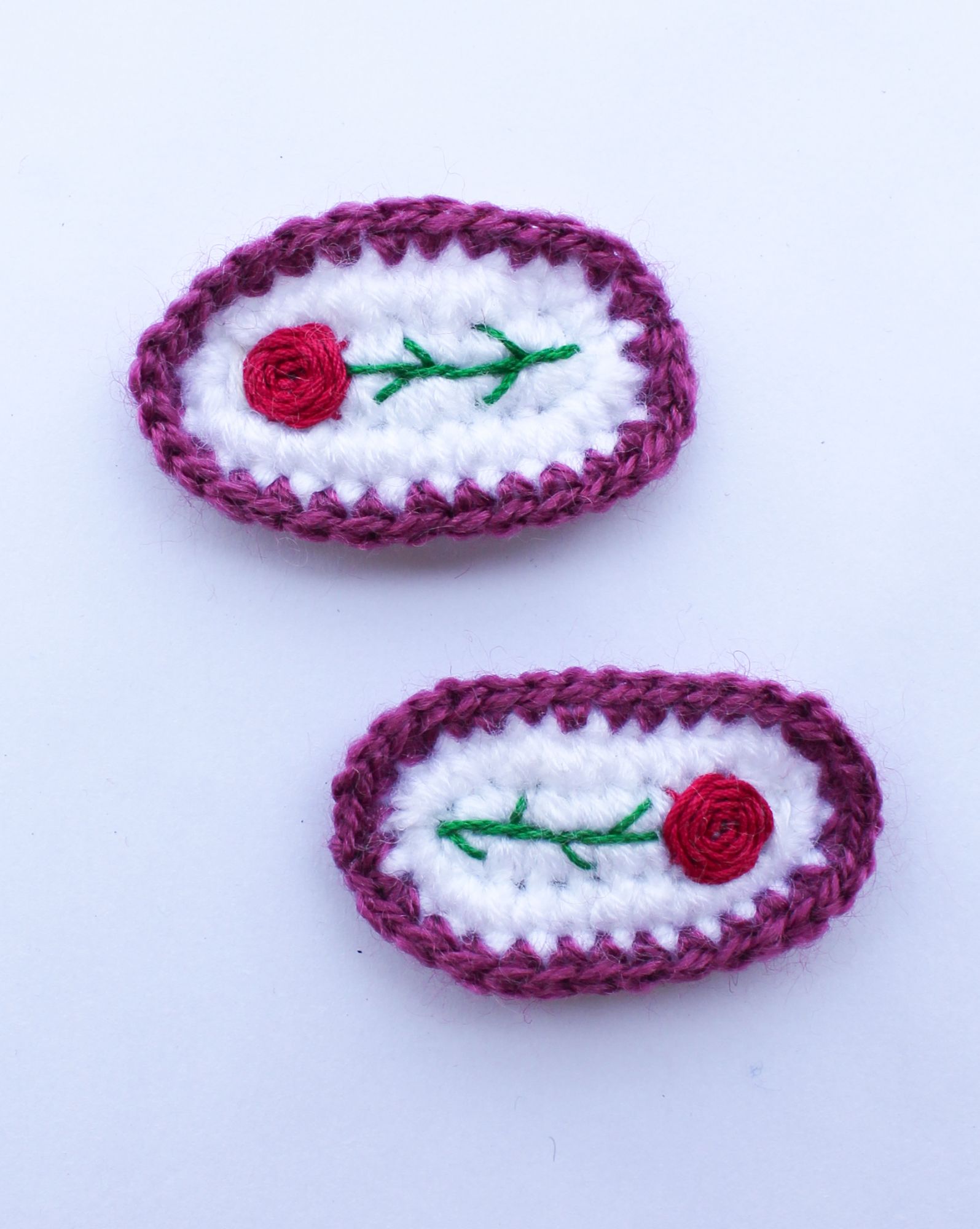Handmade Crochet Flower Patch Tic Tac Hair Pins for Girls - White Woonie