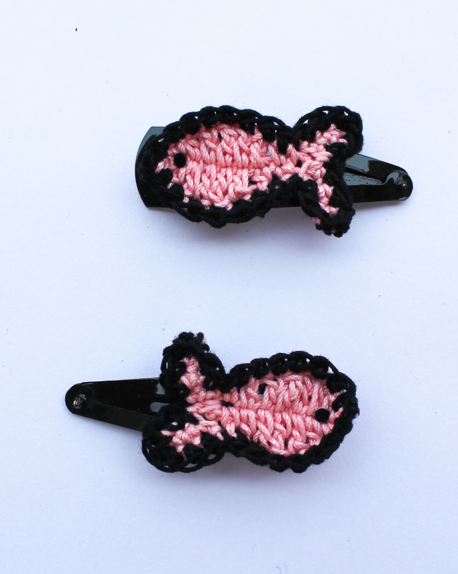 Handmade Crochet Fish Tic Tac Hair Pins for Girls - Pink Woonie