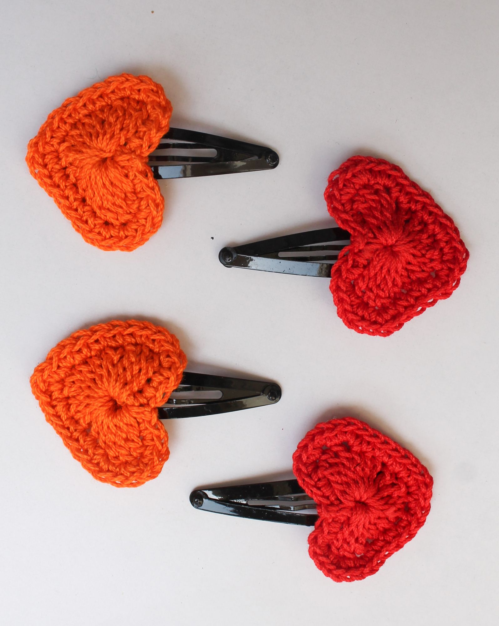 Handmade Crochet Heart Shape Tic Tac Hair Pins for Girls - Red Woonie