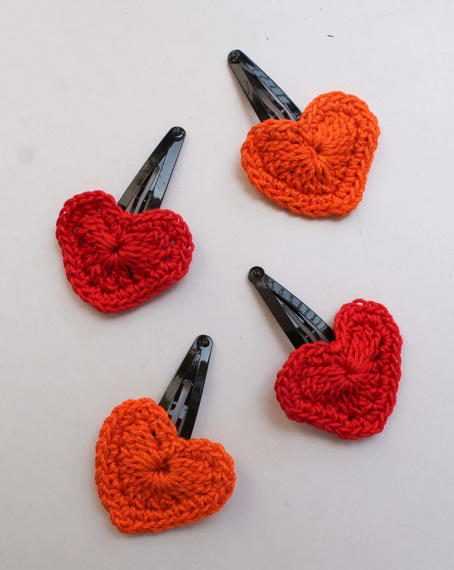 Handmade Crochet Heart Shape Tic Tac Hair Pins for Girls - Red Woonie
