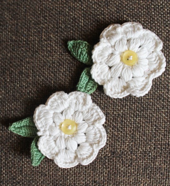 Image of Handmade Crochet Flower Tic Tac Hair Pins for Girls - White | Woonie