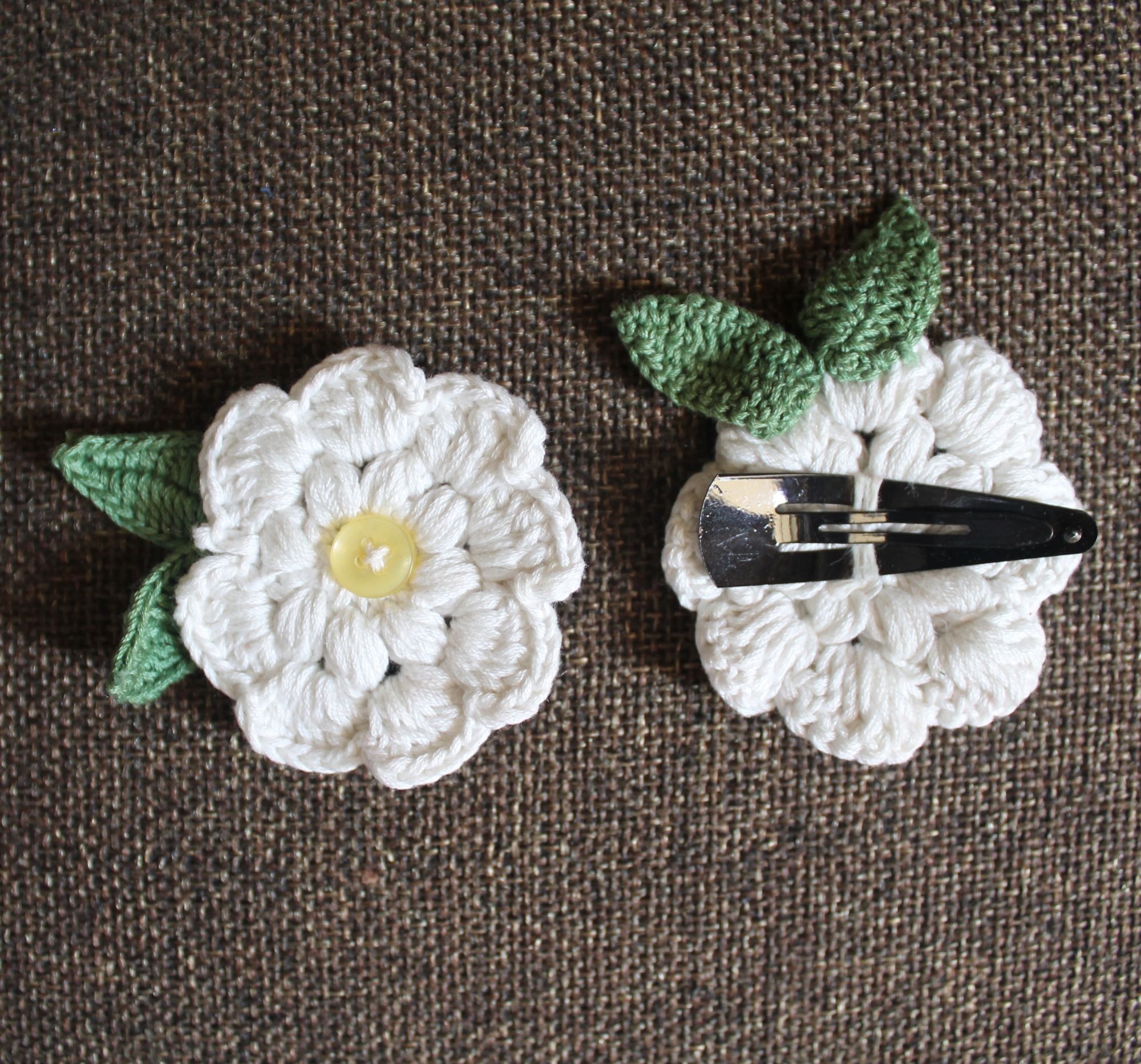 Handmade Crochet Flower Tic Tac Hair Pins for Girls  White  Woonie