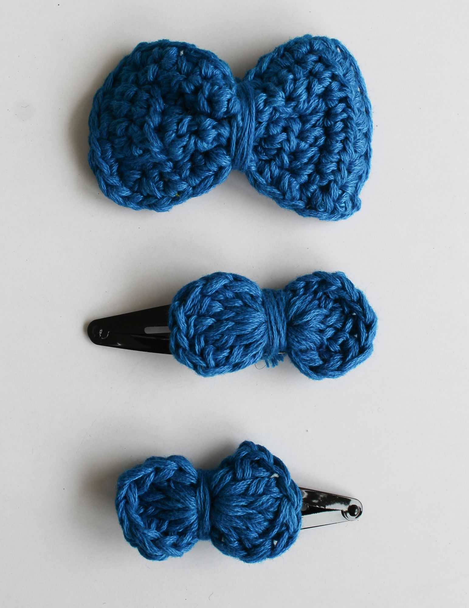 Handmade Crochet Bow Shape Tic Tac Hair Pins for Girls - Blue Woonie
