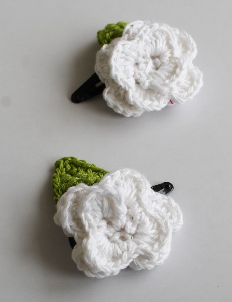 Image of Handmade Crochet Petals Tic Tac Hair Pins for Girls - White | Woonie