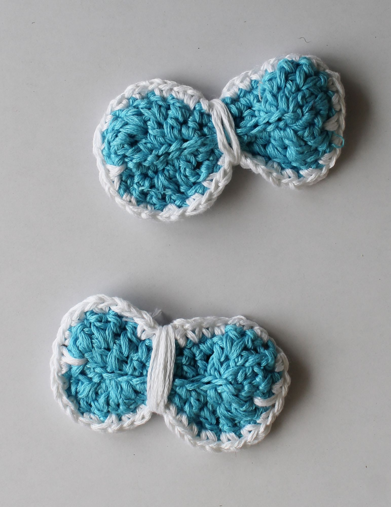 Handmade Crochet Dual Shade Tic Tac Hair Pins for Girls - Blue and White Woonie